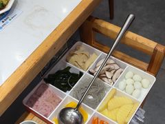 -鲁员外地锅鸡地锅鱼(古墩路店)