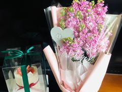 草莓贝贝-山与蓝·轻糖鲜果蛋糕(勒泰店)