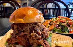 American Smoked Pork Burger