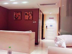 -永恒朗悦酒店(广西大学地铁站大学东路万达广场店)