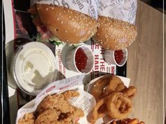 -The Habit Burger Grill 哈比特汉堡(复兴soho店)
