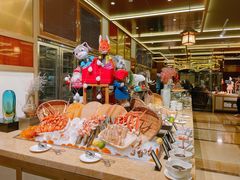 -大中华希尔顿酒店-念自助餐·嗨啤·小龙虾
