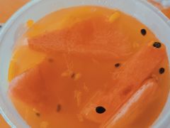 好大一桶水果茶-沪上阿姨·精选茶饮(融创公馆店)