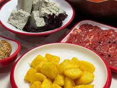 -毛辣果·贵州红酸汤牛肉火锅(西单店)