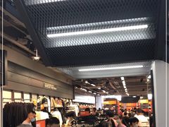 -NIKE上海青浦优选体验店