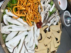 -阿婆情腊排骨火锅·野生菌季(古城旗舰店)