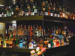 进门酒柜-西山人家·二十年老字号农家菜(旺山店)