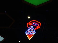 -良品铺子(五角场万达店)
