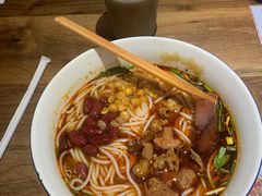 -麻婆婆白家肥肠粉(海岸城店)