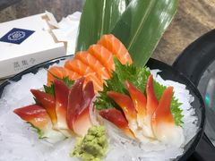 三文鱼刺身-日进一片海.生腌海鲜火锅.宵夜烧烤(三里屯总店)