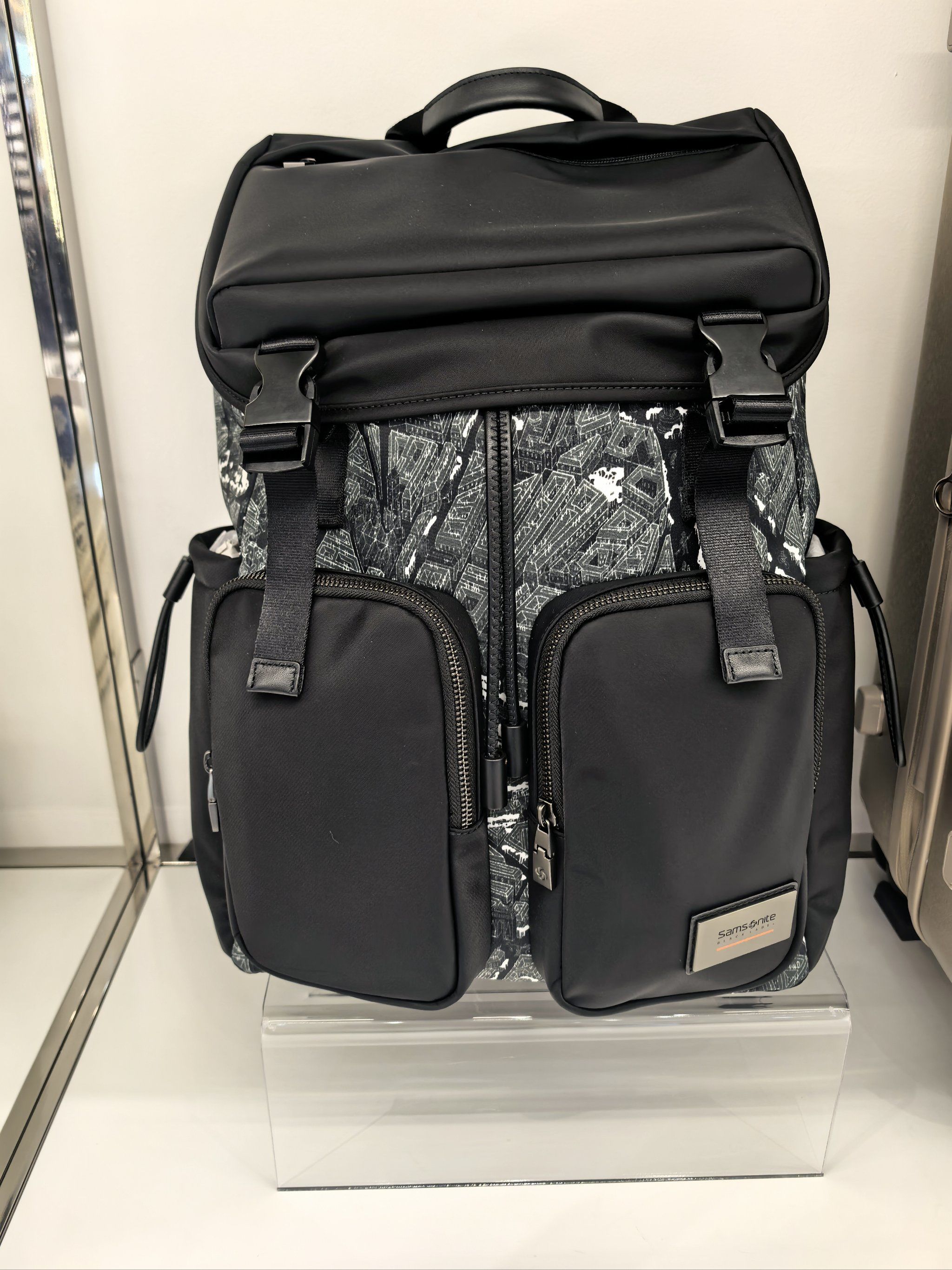 随时随地背上背包起飞！浙大湖州研讨院团队研宣布喷气式飞翔背包