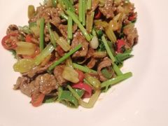 小炒大南门黄牛肉-山里亲戚(淞虹路店)