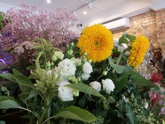 -FLOVIE FLORIST CAFE