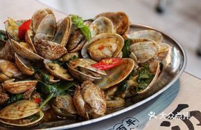Basil Stir-fried Mussels