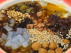 -爆炸头阿姨小四川正宗川味小吃(无任何分店)