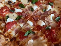 -城市大道红炉披萨烘焙坊