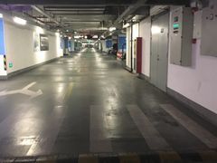 -正大乐城徐汇店-地下停车库