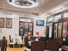 -刘姐啤酒鱼民族演艺餐厅(西街总店)