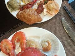 -大中华希尔顿酒店-念自助餐·嗨啤·小龙虾