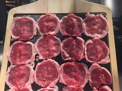 厚切羔羊圆上脑-快乐小羊·内蒙牛羊肉火锅(流花中心店)