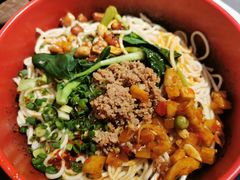 -爆炸头阿姨小四川正宗川味小吃(无任何分店)