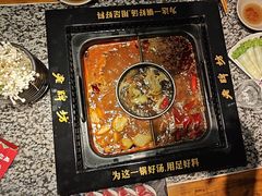 -老牌坊云南鱼豆花火锅(哈西万达店)