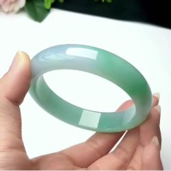 -北京七彩云南翡翠珠宝旗舰店(月坛店)