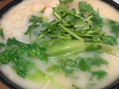 浓汤鱼汁小锅米线-肥汁米蘭香港米线(宁波路总店)