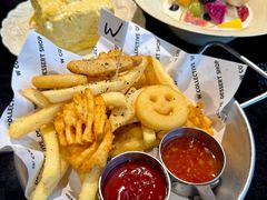 -W COLLECTIVE  DESSERT SHOP
