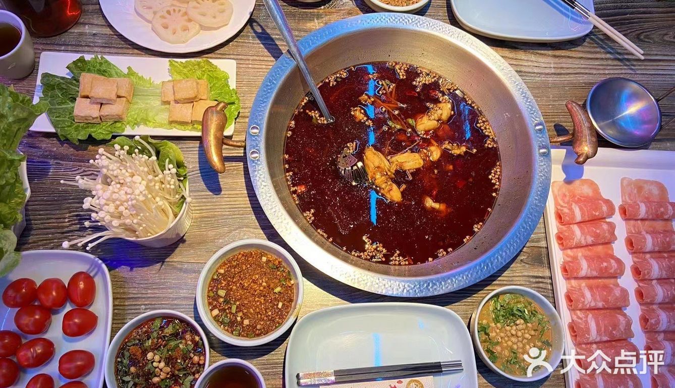 肥美。对了，小料台还有自助的水果，走时吃的好饱好饱