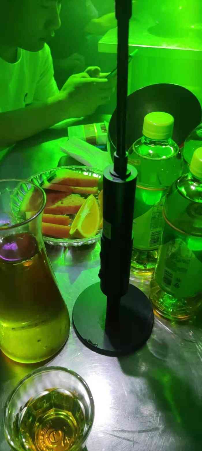 queen皇后酒吧-"皇后酒吧,交通方便,气氛也是相当的不错,.