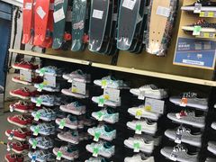 -迪卡侬(西三旗店)