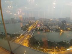 -荣誉国际酒店-云顶旋转餐厅