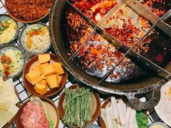 九宫格红汤锅-董眼镜火锅(洪崖洞总店)