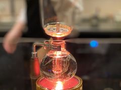 -星巴克臻选(上海虹桥新天地三店)