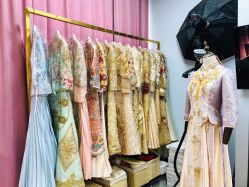 -曼青婚纱礼服馆