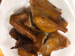 红烧乳鸽-成惠食府(赤岗店)
