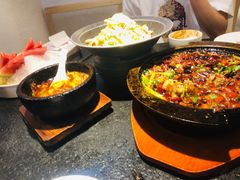 -万重锦·人文川菜馆(骡马市店)