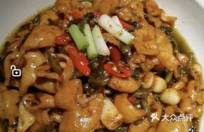 Stewed Pig Intestine with Mustard Greens