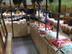 面包甜点陈列柜-仟吉(虎泉店)