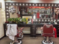 -东方先生国潮男士理发馆