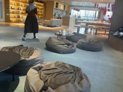 -蔚来中心(北京中关村店)