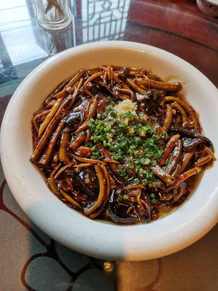 别具一阁老八样(年家浜路店)-"因为送爸爸到浦东机场,顺路到这家来吃