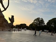 -巴陵广场