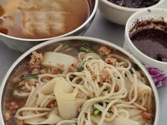 -正宗杨记普洱酸醋米线(总店)