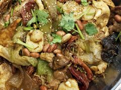-愉肴麻辣香锅(中山路店)