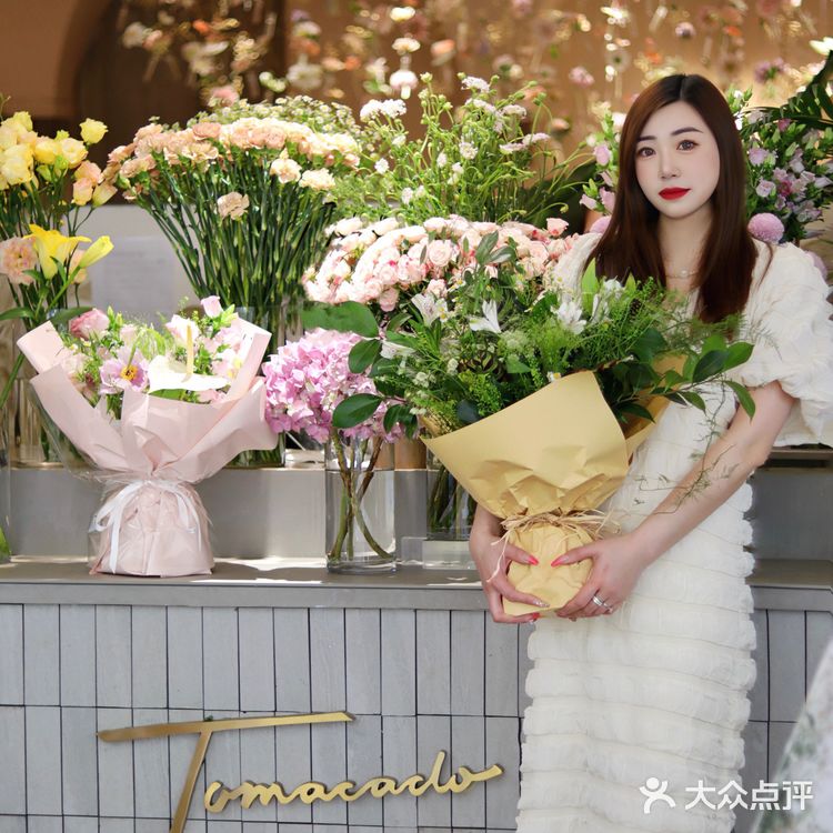 Tomacado 花厨｜鲜花与餐厅的结合浪漫与温度并存