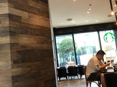 大堂-星巴克(兰桂坊店)