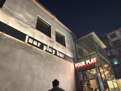 -FOUR PLAY BAR