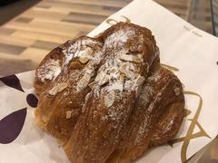 杏仁牛角包-老佛爷饼店